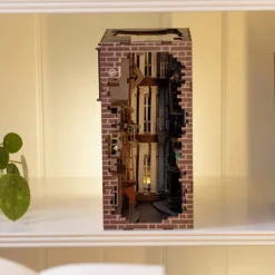 Revell Booknook - Tiny Adventures Diagon Alley - Harry Potter Discount