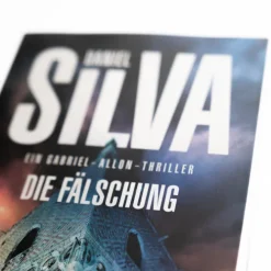 Die Fälschung-HarperCollins Paperback Sale