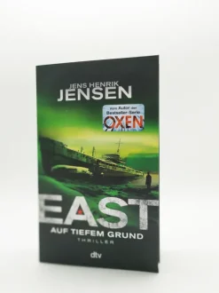 dtv Verlagsgesellschaft EAST. Auf tiefem Grund Hot