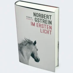Im ersten Licht-Carl Hanser Verlag