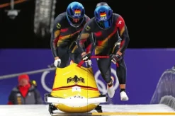 Olympische Winterspiele - Die XXV. Winterspiele in Mailand/Cortina d'Ampezzo/Norditalien. Mit Stars wie Johannes Lochner, Philipp Raimund, Laura Nolte, Tobias Wendl,-Motorbuch Verlag Discount