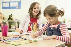 Buntstifte EASYcolors, 12er Set mit Spitzer, Rechtshänder-Stabilo Discount